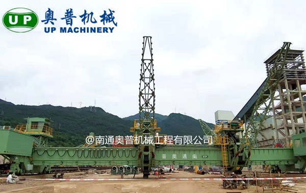 橋式斗輪堆取料機(jī)